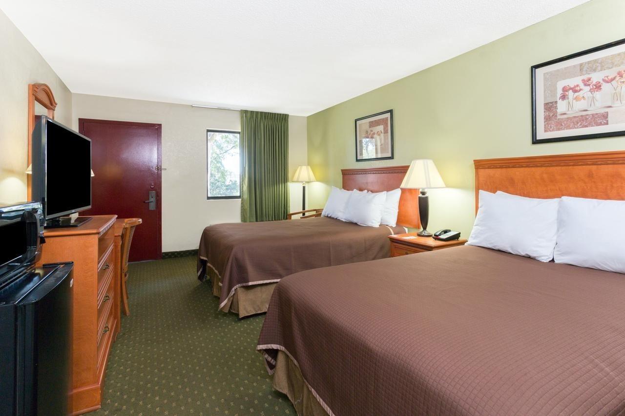 Howard Johnson By Wyndham Tallahassee Exteriör bild