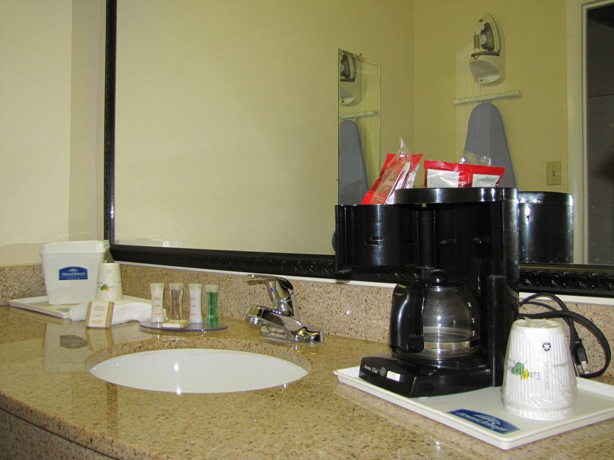 Howard Johnson By Wyndham Tallahassee Exteriör bild